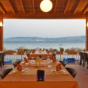 Meteor Beach Restaurant ve Bar